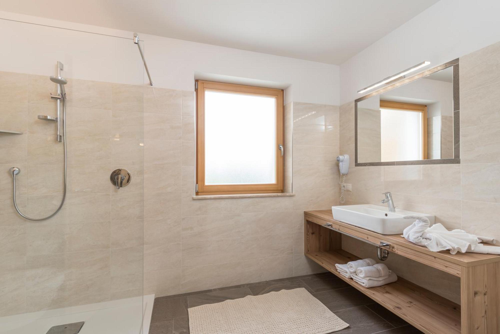 Hotel Schmiedhof Maranza Bagian luar foto