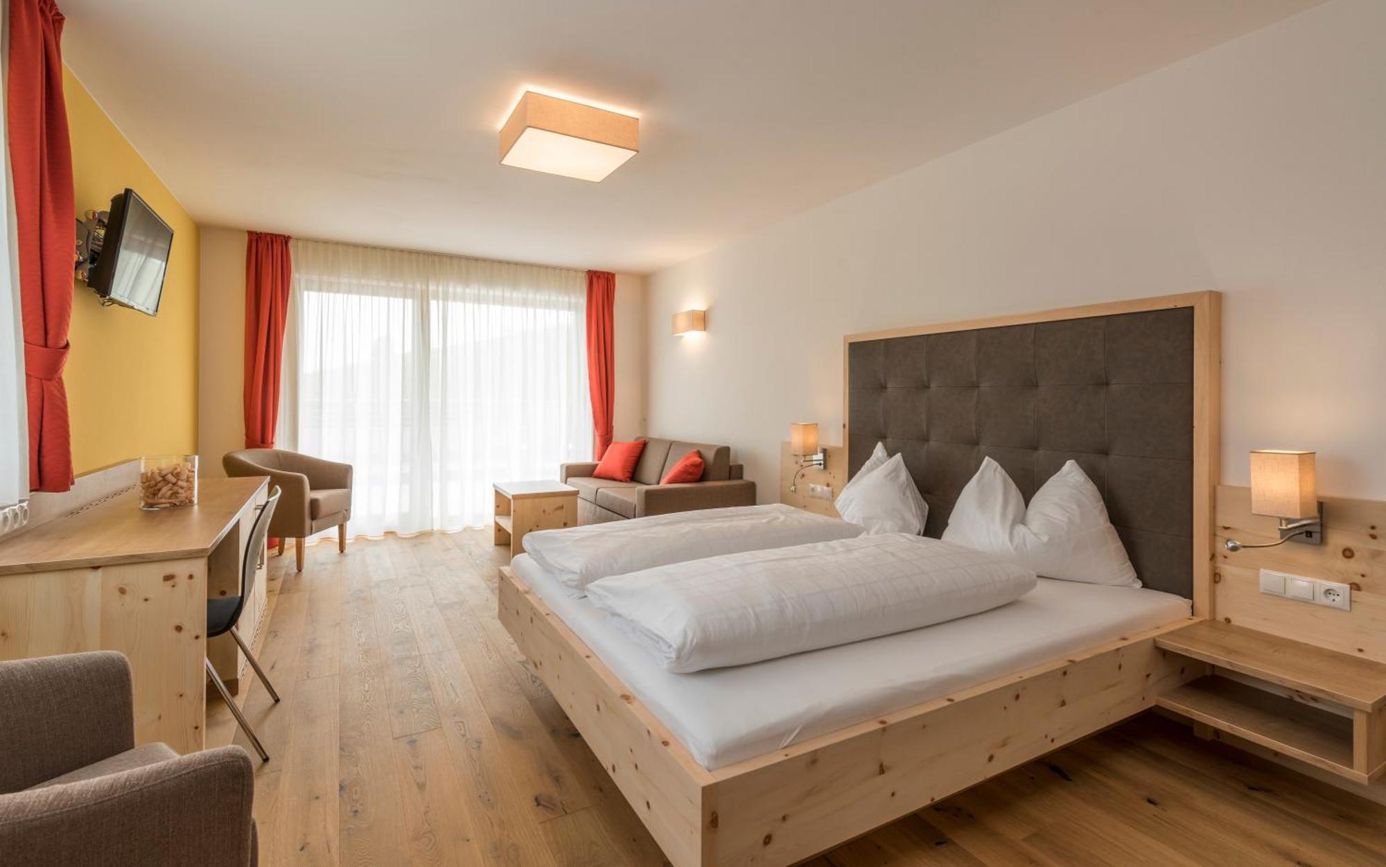 Hotel Schmiedhof Maranza Bagian luar foto