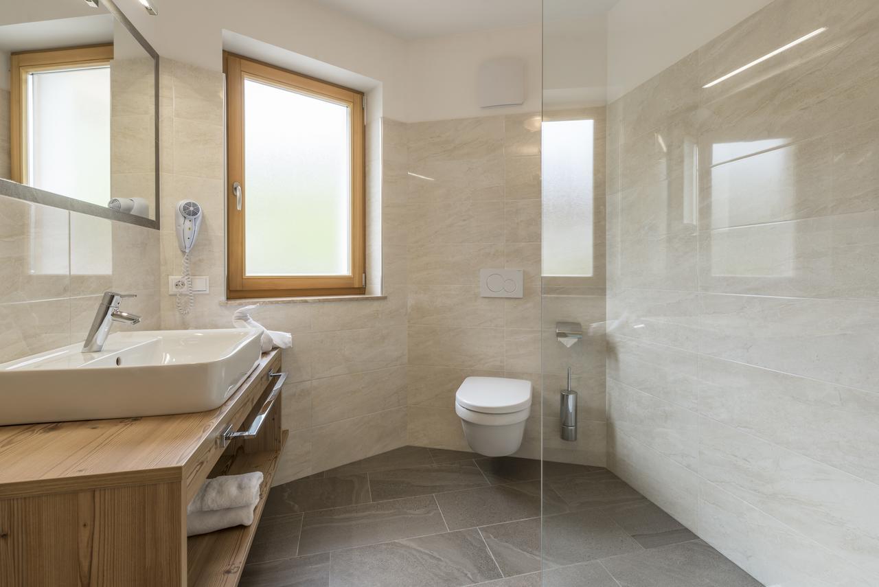 Hotel Schmiedhof Maranza Bagian luar foto